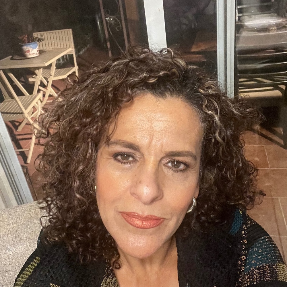 Meet your Posher, Ana